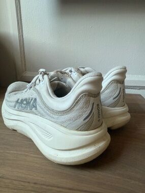 Hoka Bondi 9 in White and Light Gray